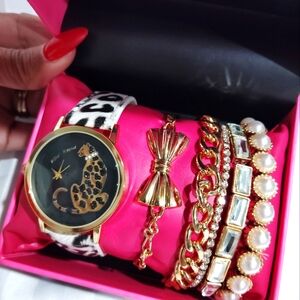 Betsey Johnson leapard watch